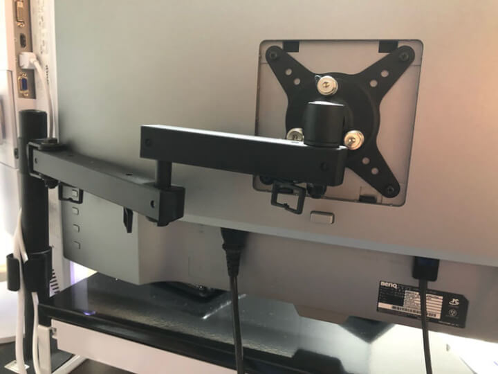 f:id:masa381man:20171203182059j:plain モニターアーム